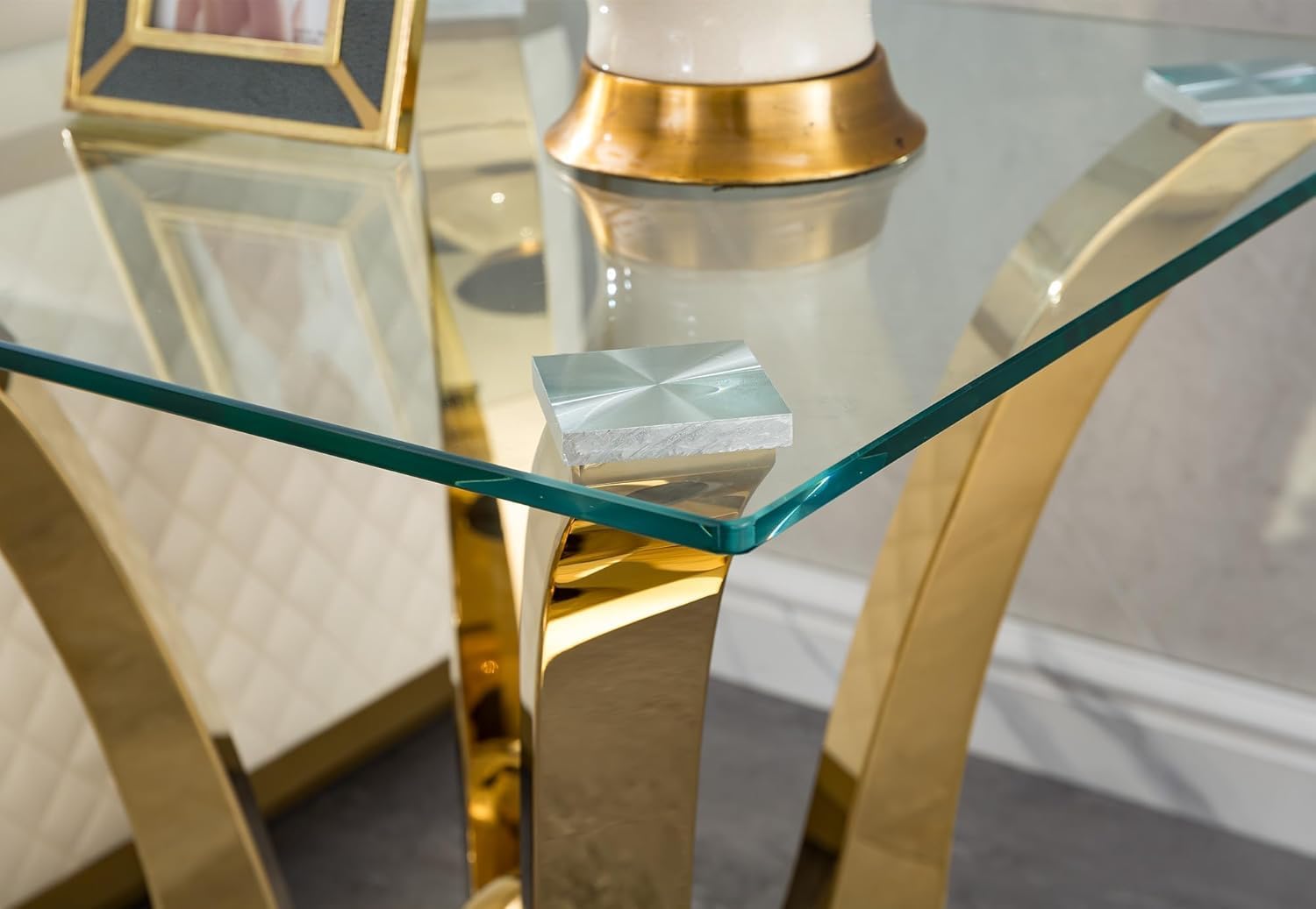 Modern Gold Glass End Table, Sqaure Sofa Side Table with Tempered Glass Top & Gold Stainless Steel Frame, Luxury Glass Accent End Table Bedside Table Nightstand for Living Room Bedroom