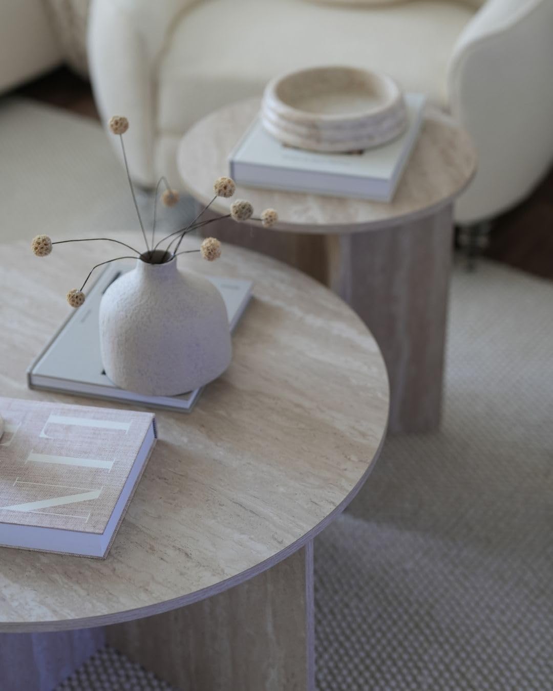 Round Coffee Table for Small Space, with a Strong X-Frame Base Modern Coffee Table for Living Room, Footpads Prevent Scratching The Floor