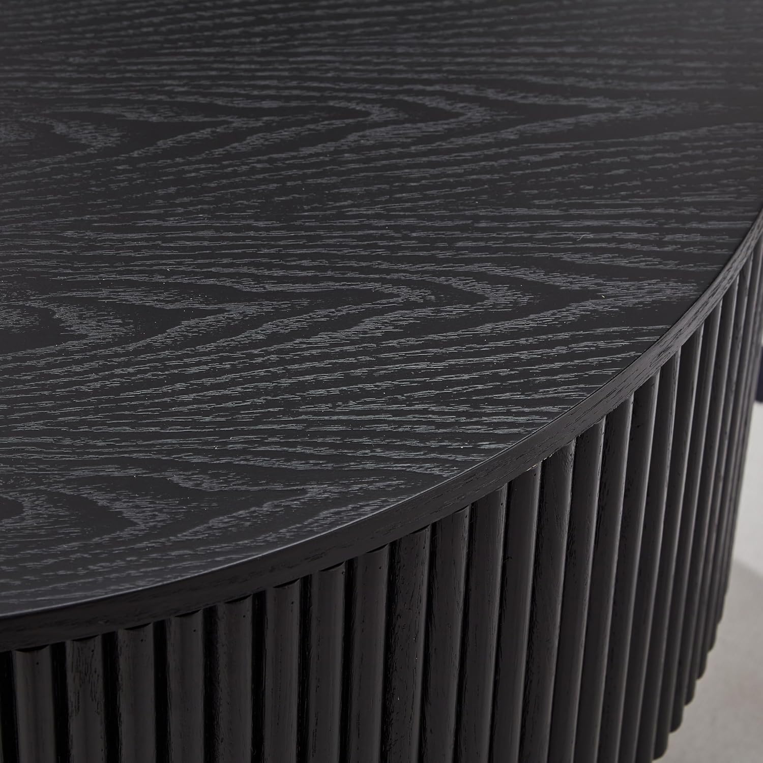 31.49' Wood Round Coffee Table for Living Room, Fluted Circle Coffee Table with Storage, Modern Handcraft Coffee Table for Apartment, Easy Assembly(Black, 31.49'x31.49'x15.74')