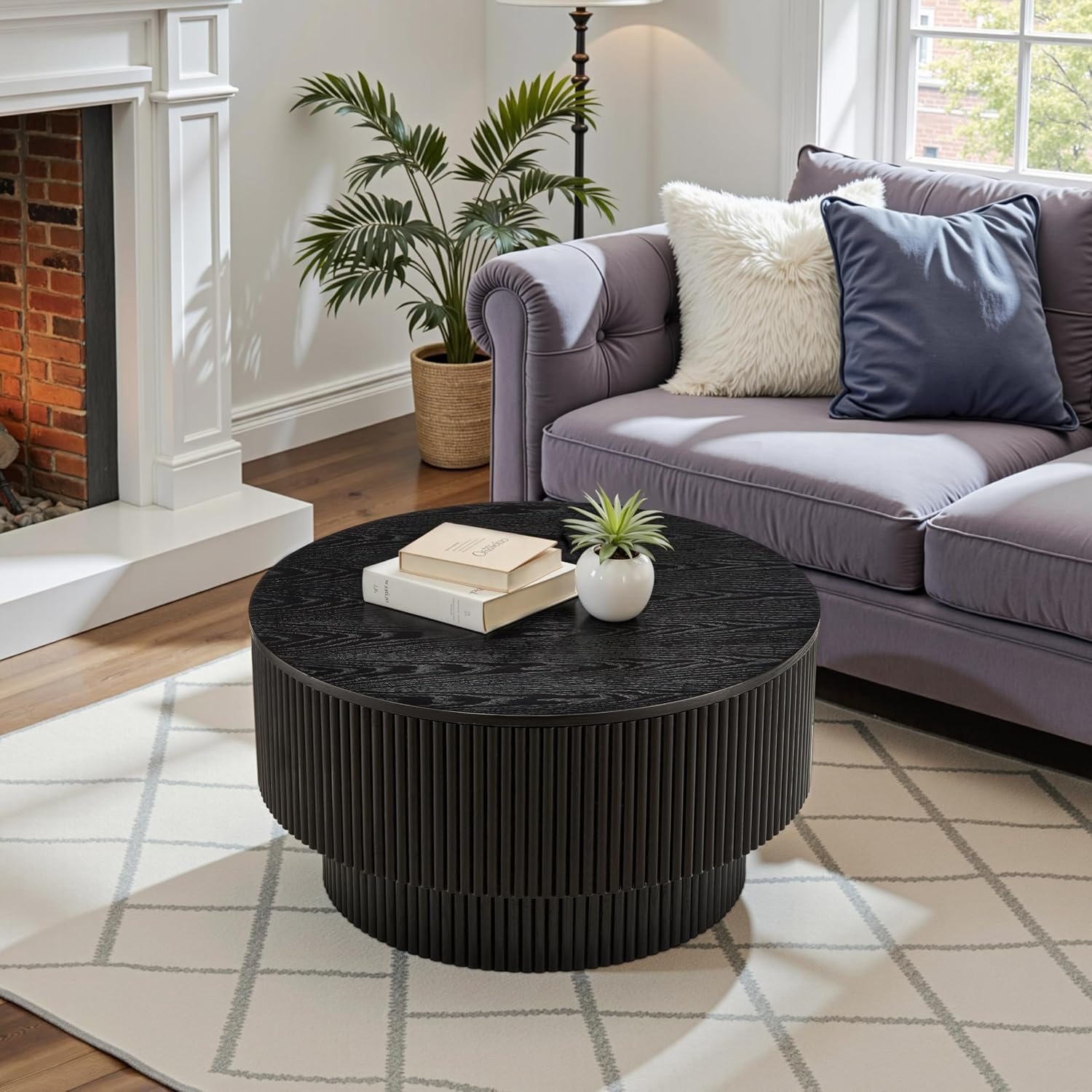 31.49' Wood Round Coffee Table for Living Room, Fluted Circle Coffee Table with Storage, Modern Handcraft Coffee Table for Apartment, Easy Assembly(Black, 31.49'x31.49'x15.74')