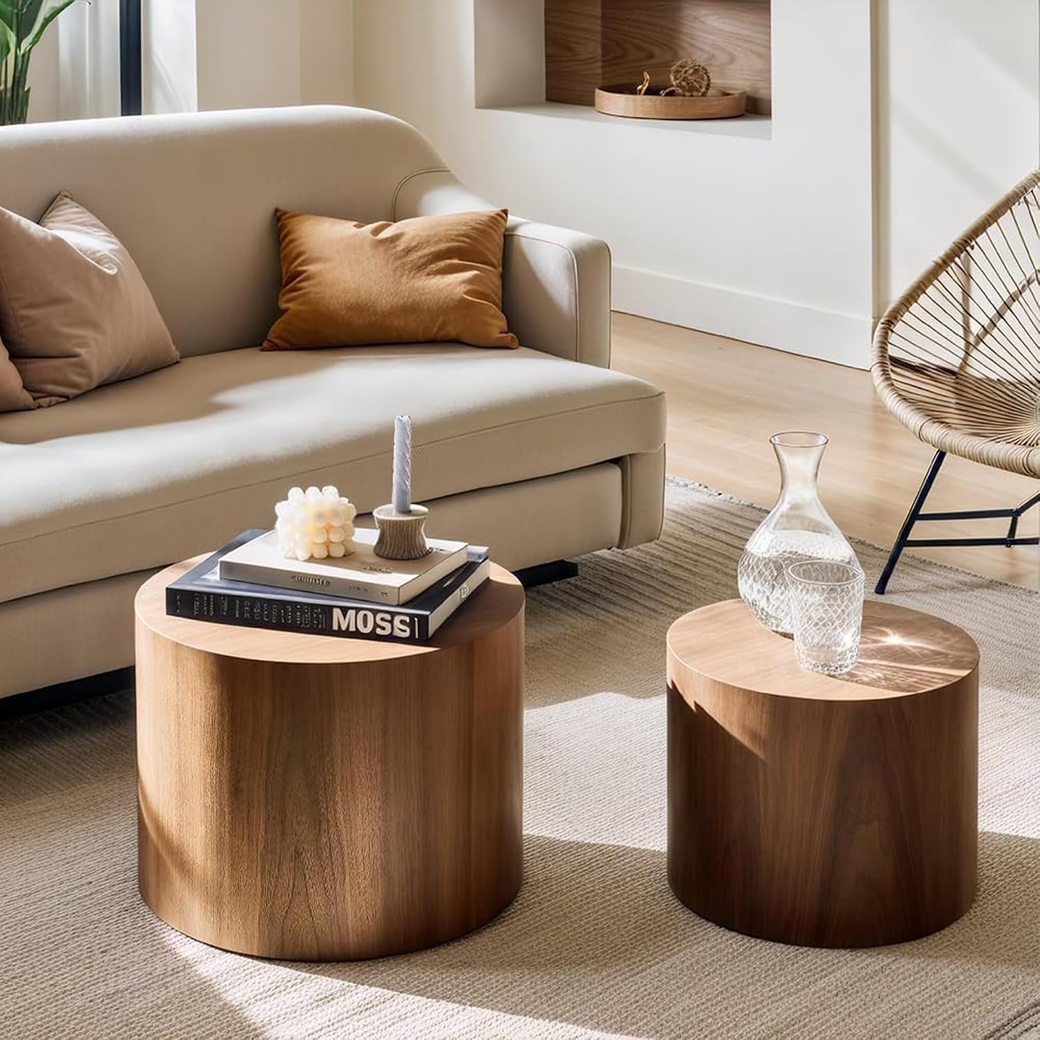 Nesting Coffee Table Set of 2, Modern Nesting Side Table End Table Set Small Round Accent Tables for Small Spaces Wood Circle Coffee Table for Living Room Bedroom Office