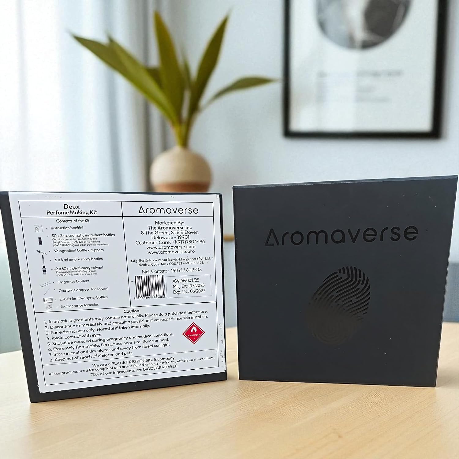 Deux Perfume Making Kit - Make Your Own Perfume Kit for Women & Men with 30 Aromatic Ingredients, Spray Bottles, Droppers & 6 Recipes, Unisex Scents with Fresh, Amber, Floral, Musk Notes