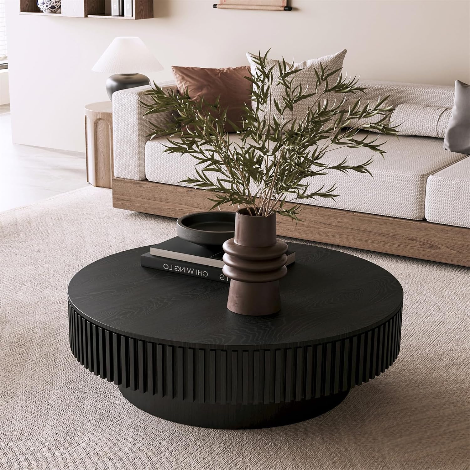 39.37'' Round Coffee Table for Living Room, Fluted Coffee Table with Hidden Storage, Solid Wood Veneered Circle Table, Modern Tea Table for Small Space Apartment (Black)