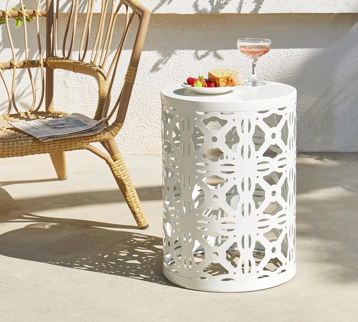 HFHOME Set of 3 Metal Outdoor Side Table, Nesting Round Coffee Table for Indoor Outdoor, Heavy Duty End Tables Plant Stand Living Room Garden Stool - White