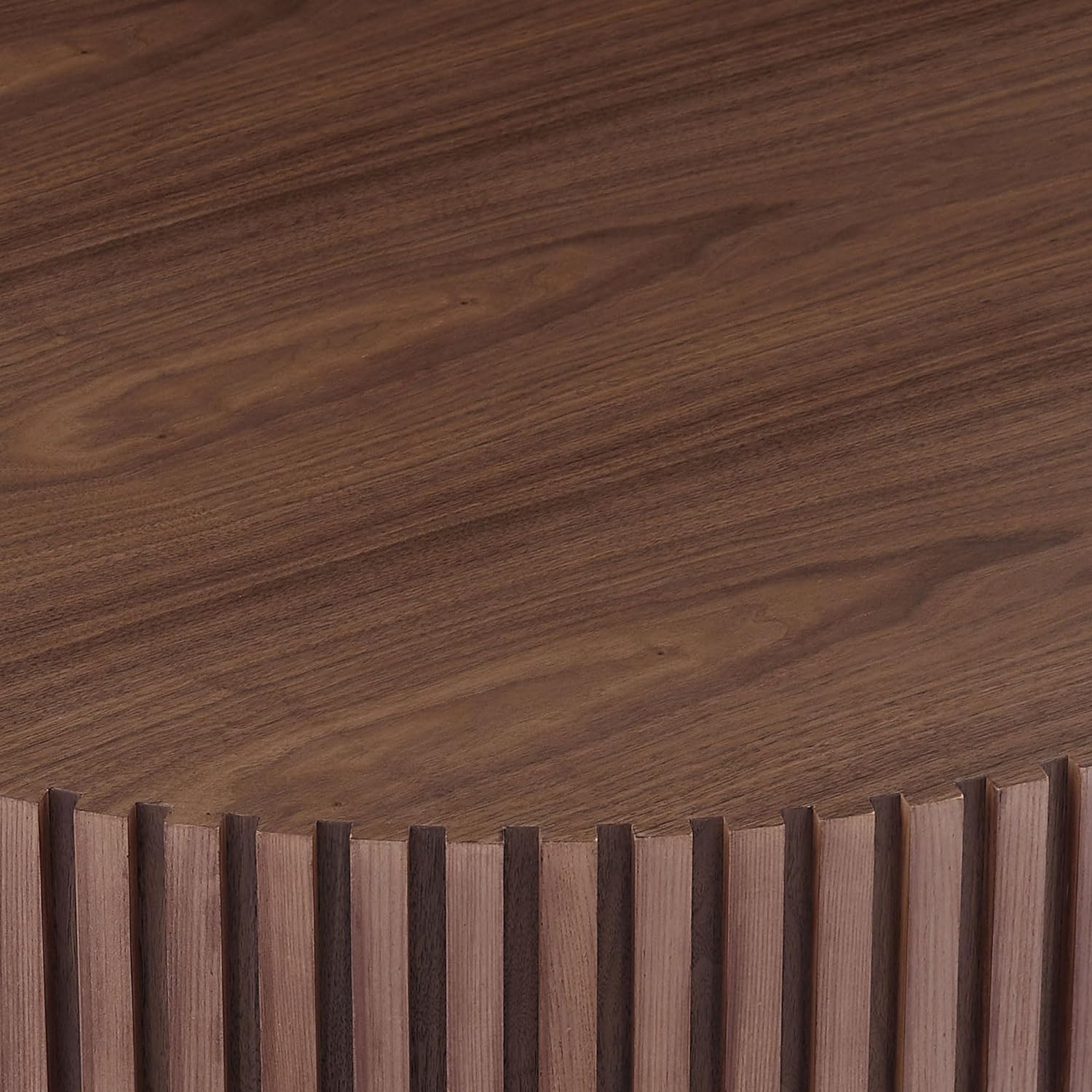 31.5' Round Coffee Table for Living Room, Modern Wooden Coffee Table Circle Center Table with Solid Wood Veneered, Easy Assembly, Walnut