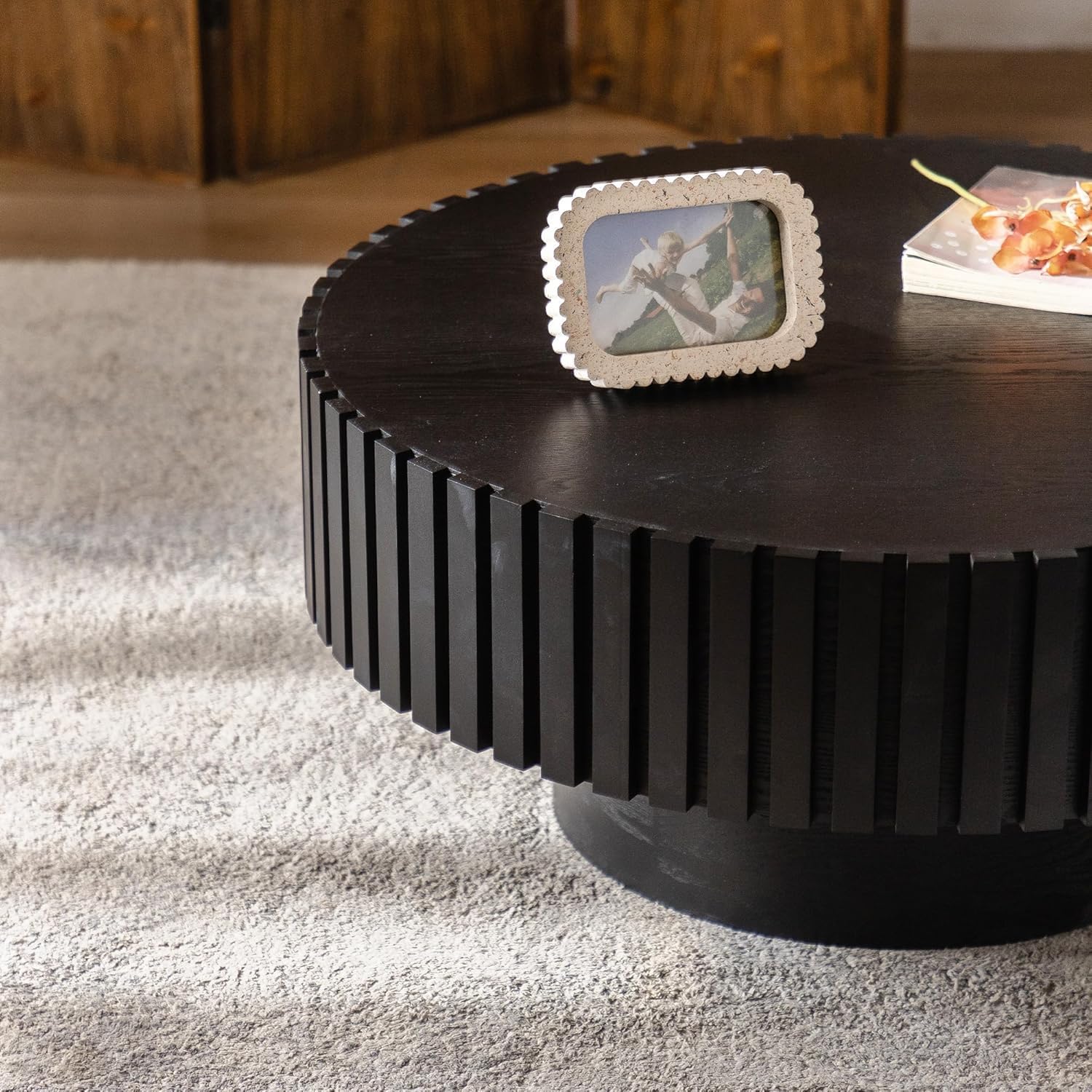 Round Fluted Coffee Table Round Drum Coffee Table for Living Room Modern Circular Pedestal Center Table (Circle Black 31.5in)