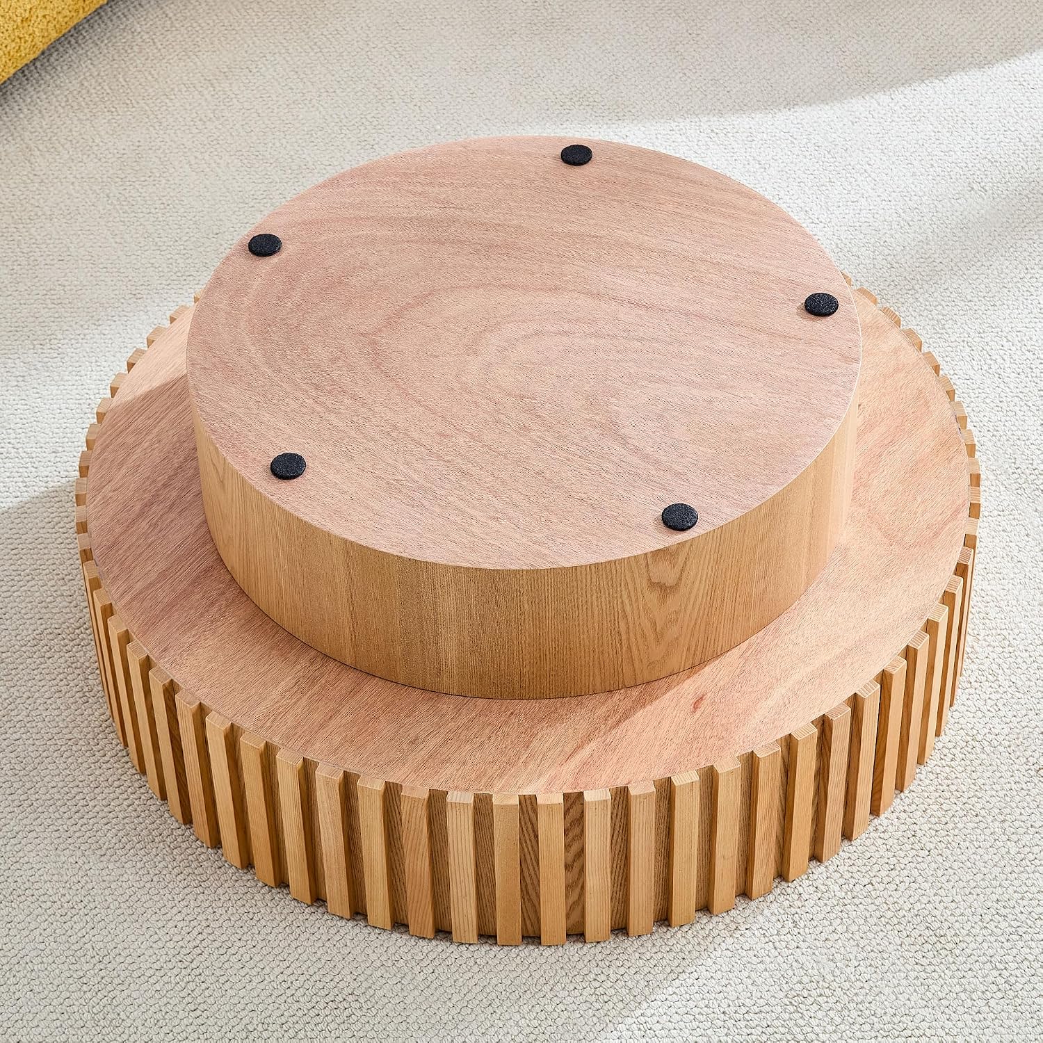 WILLIAMSPACE 31.49' Round Coffee Table with Storage for Living Room, Modern Circle Center Table with Solid Wood Veneered & Sturdy Pedestal, Accent End Tea Table for Apartment - Oak
