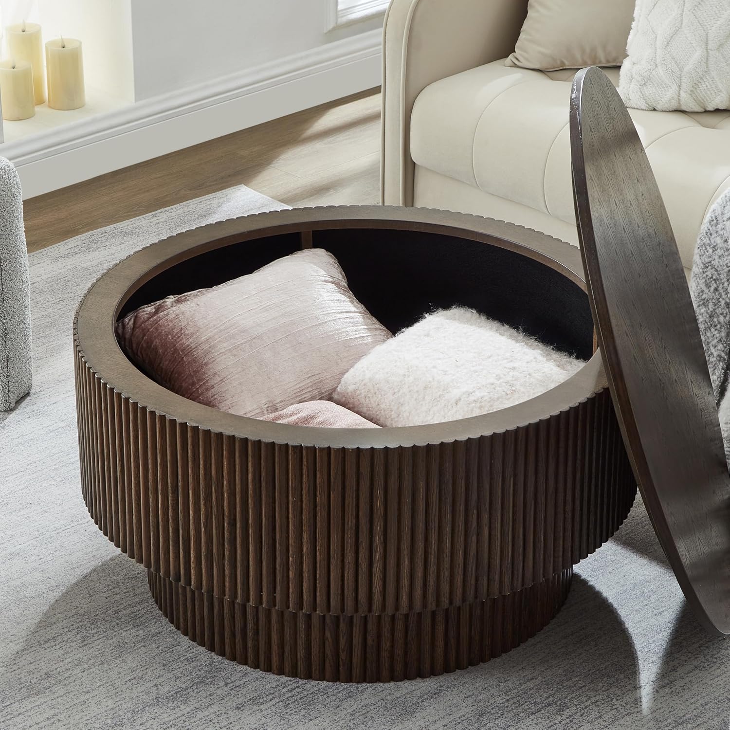 31.49' Wood Round Coffee Table for Living Room, Fluted Circle Coffee Table with Storage, Modern Handcraft, Easy Assembly(Brown, 31.49'x31.49'x15.74')