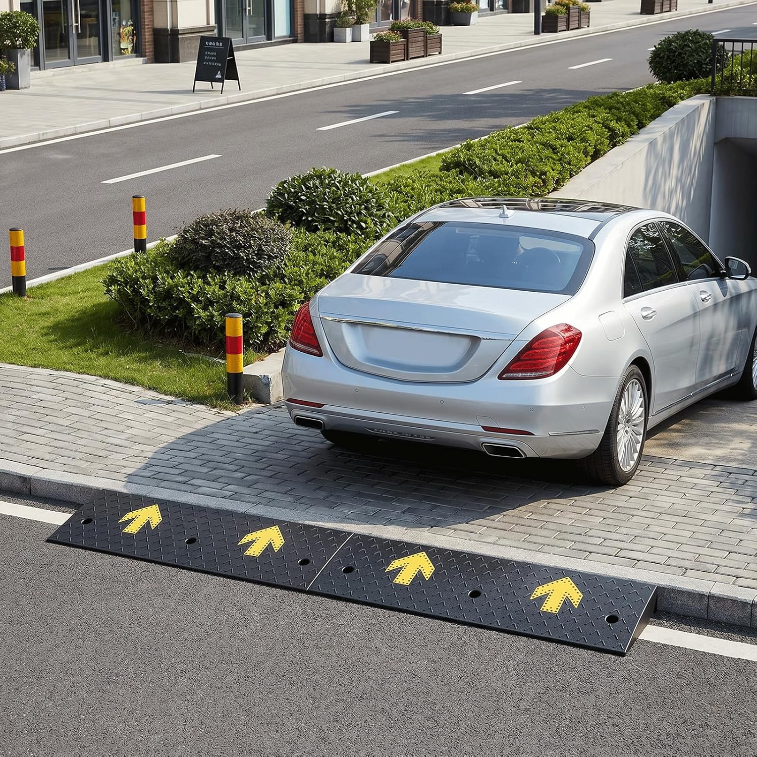 Magshion 2 Pack 4.3' Rise Rubber Curb Ramp for Driveway, 4400 lbs Capacity Per Ramp, 37.4' Wide Heavy Duty Threshold Ramp for Car, Wheelchair, RV, Trailer, Mower, Truck, Scooter & Motorcycle