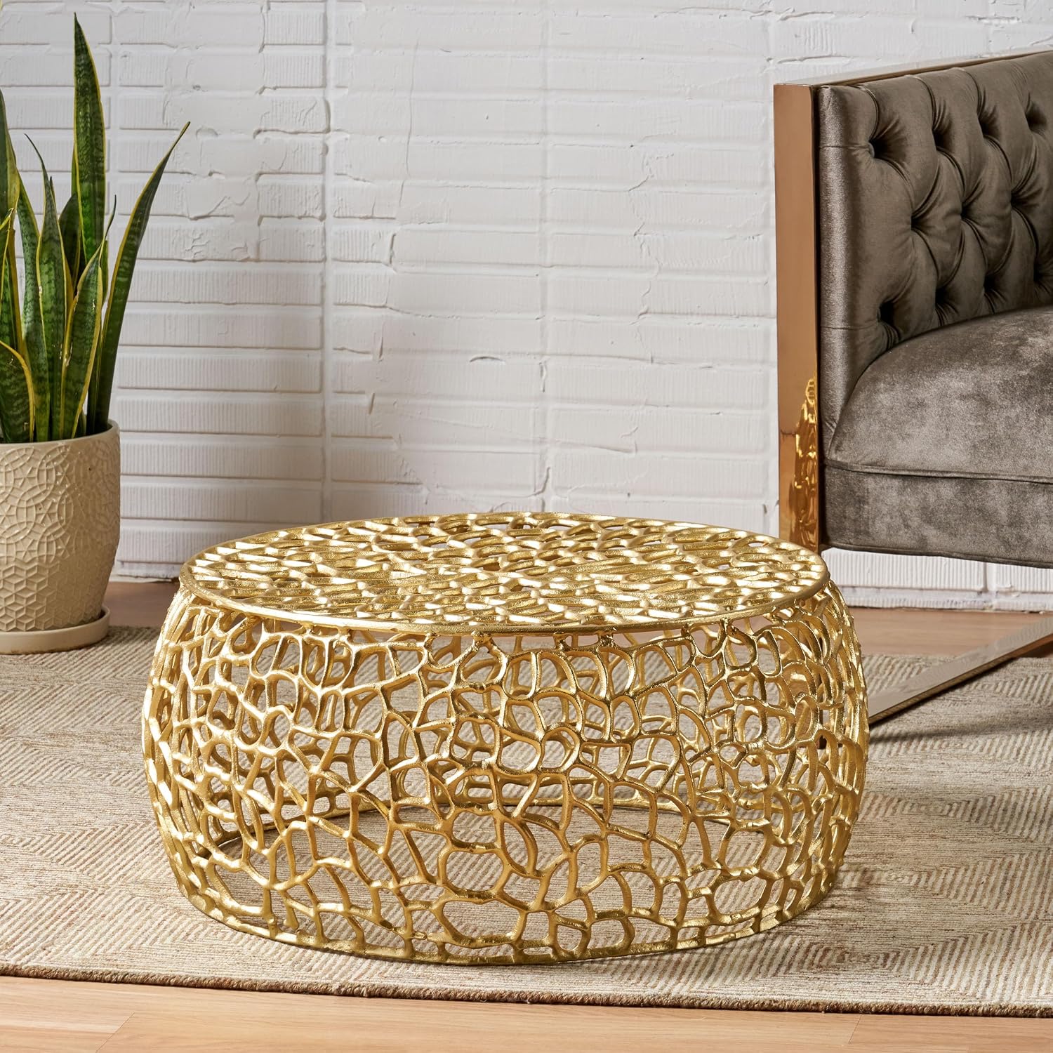 Modern Solid Aluminum Round Coffee Table with Intricate Design, Mesh Round Cocktail Table Creative Center Table for Living Room